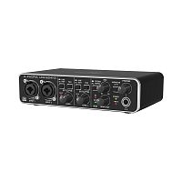 BEHRINGER UMC204HD